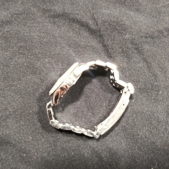 🔥SALE 💥Silver fossil cecile watch💥 - Picture 2 of 3